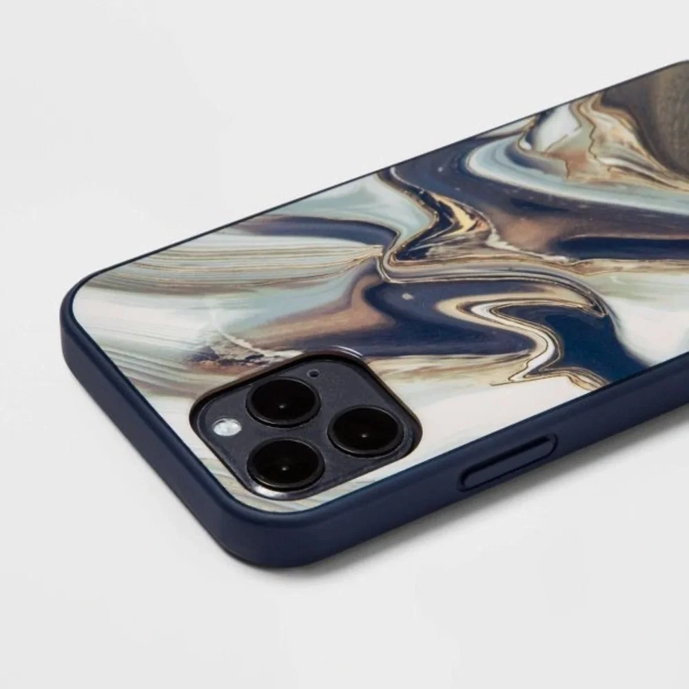 heyday Apple iPhone 12/iPhone 12 Pro Case and charging cable